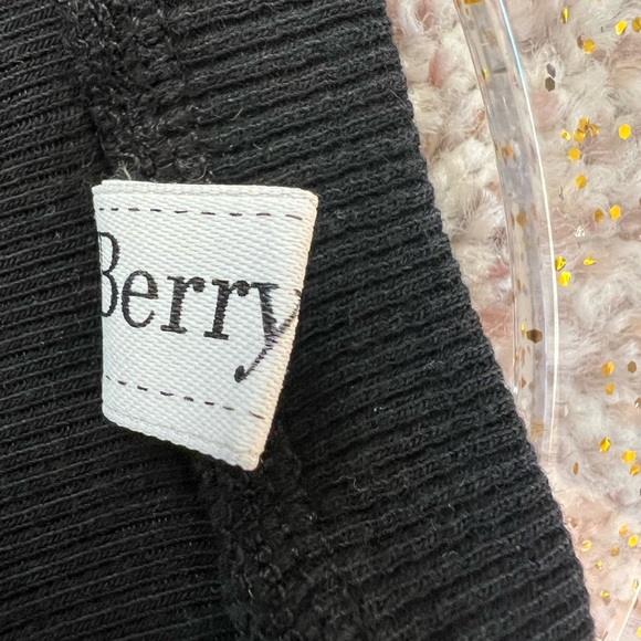 Chic Black Lace Sleeve Bodysuit - Picture 4 of 9